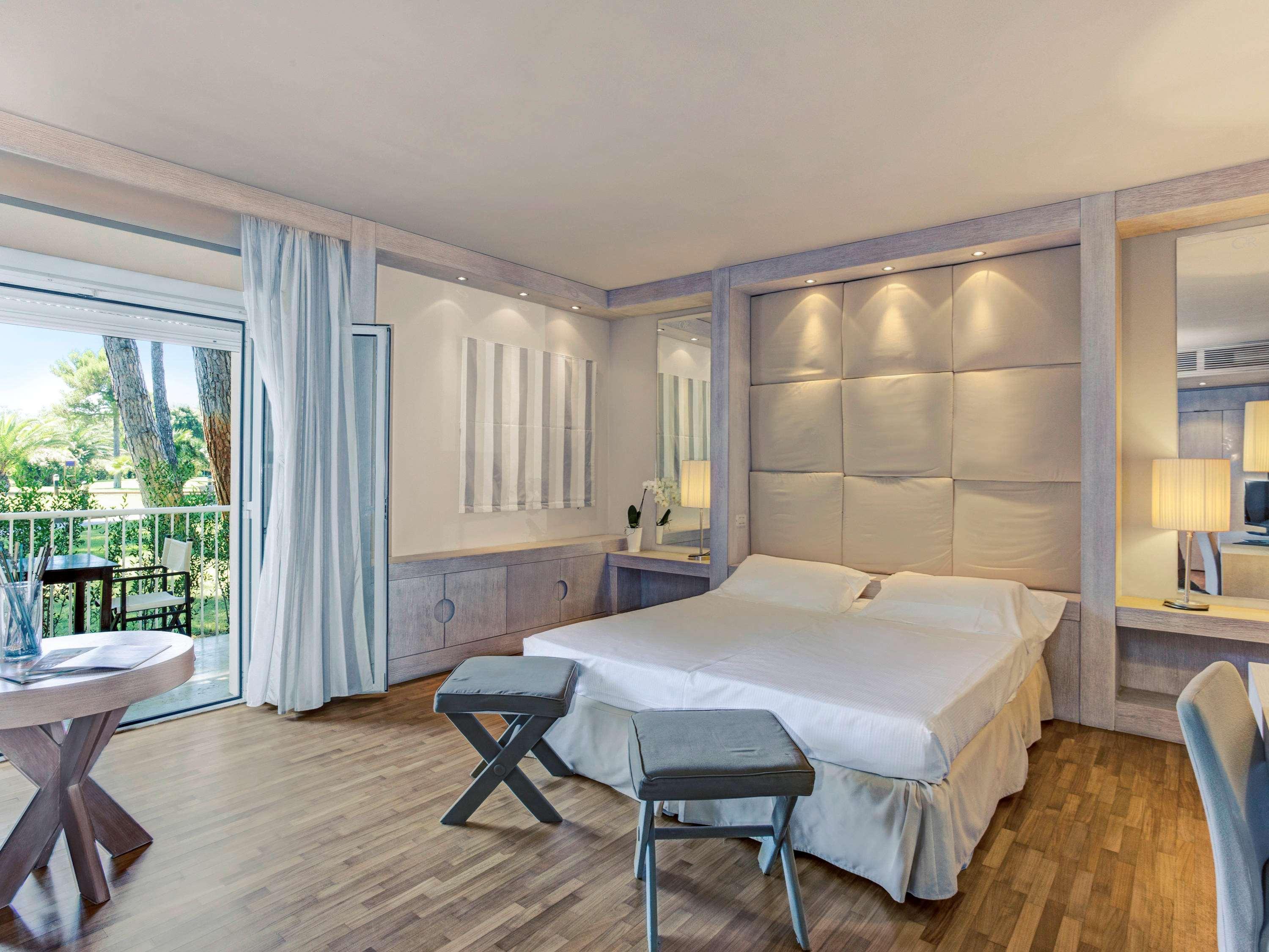 Th Tirrenia - Green Park Resort Bagian luar foto