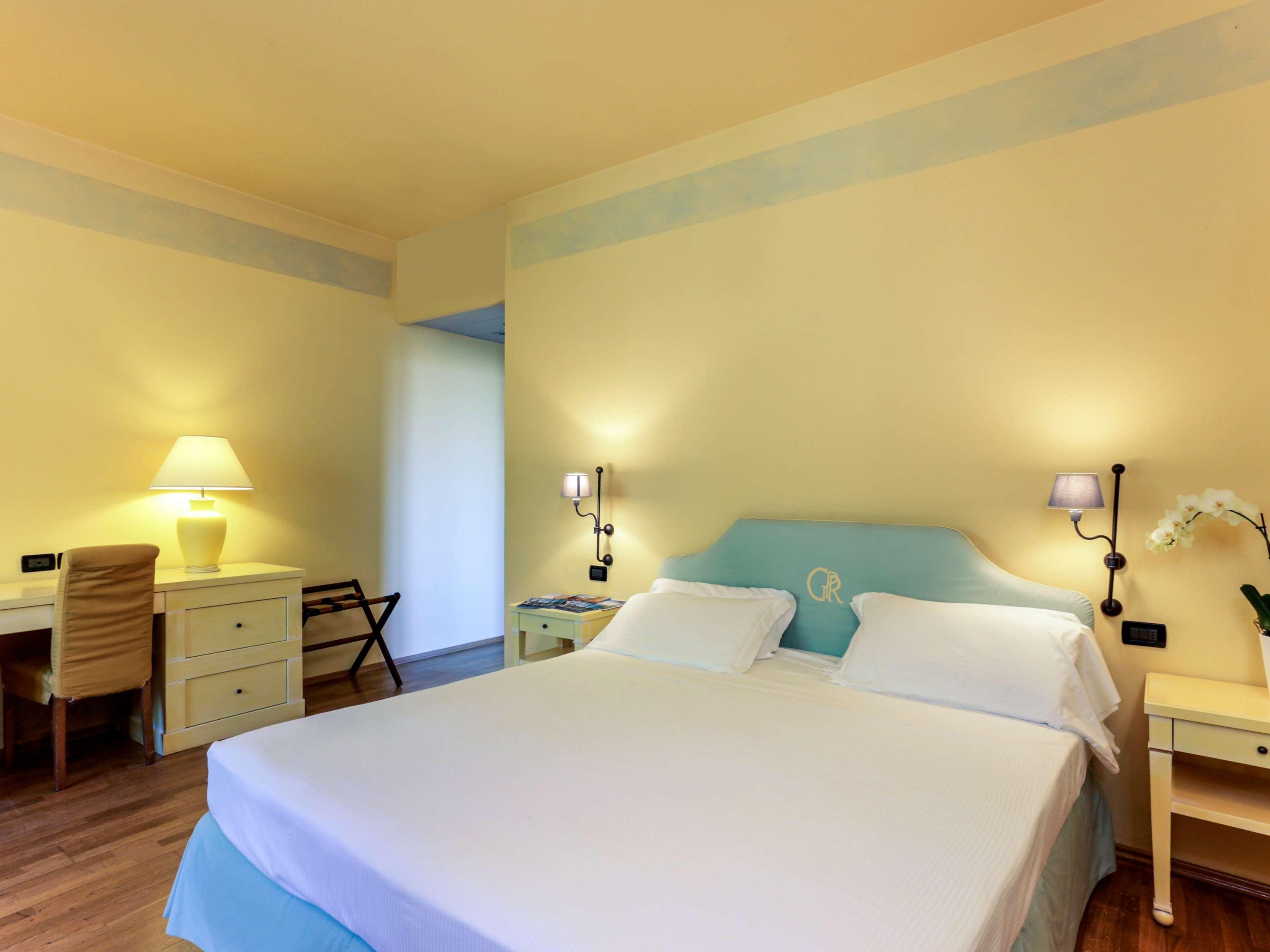 Th Tirrenia - Green Park Resort Bagian luar foto