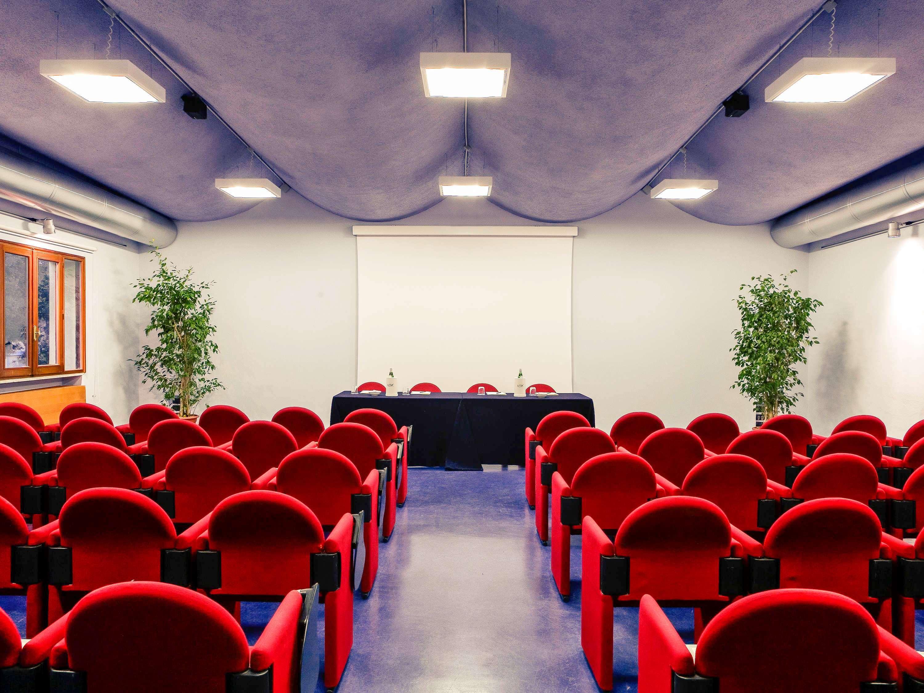 Th Tirrenia - Green Park Resort Bagian luar foto