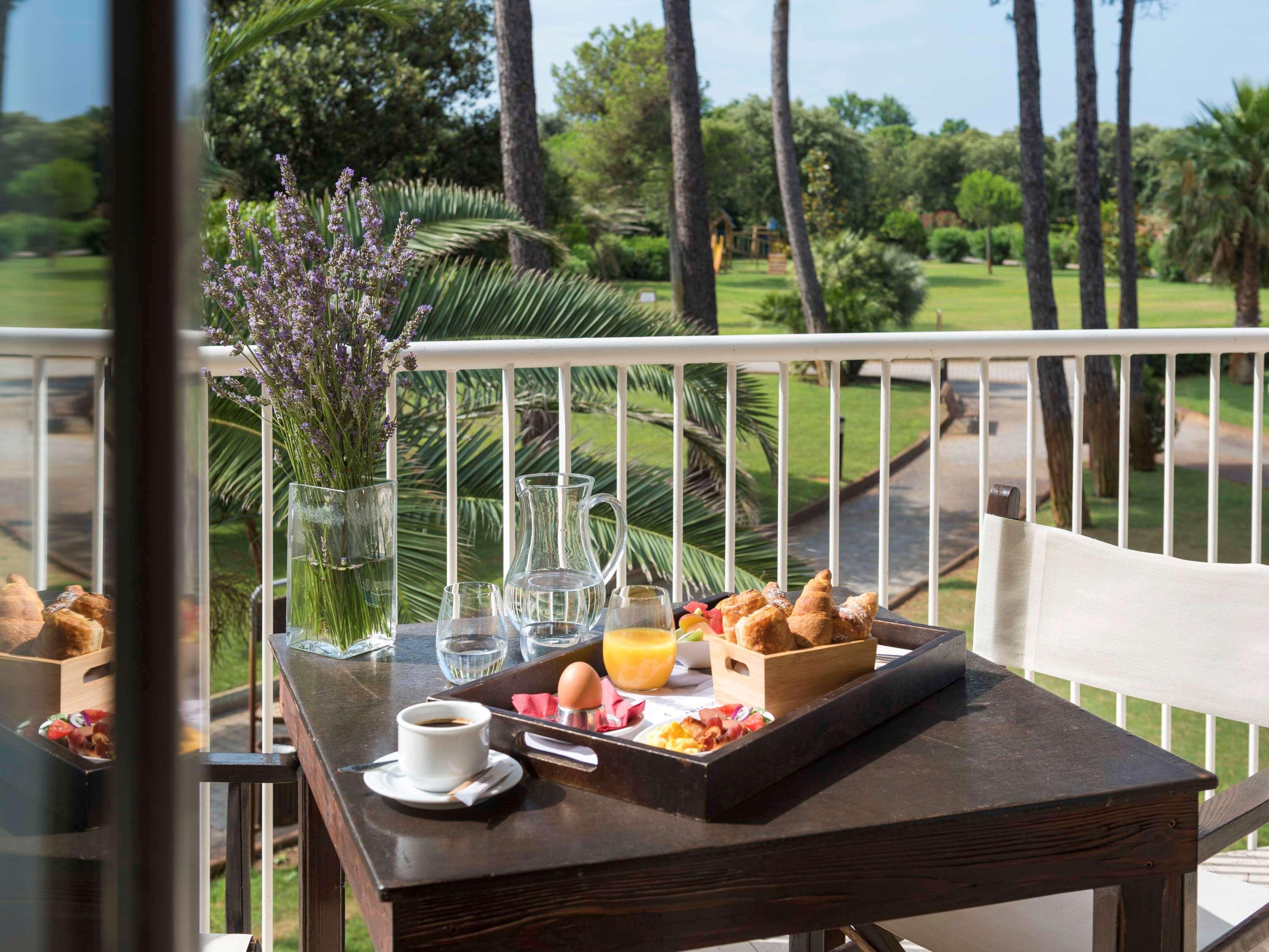 Th Tirrenia - Green Park Resort Bagian luar foto
