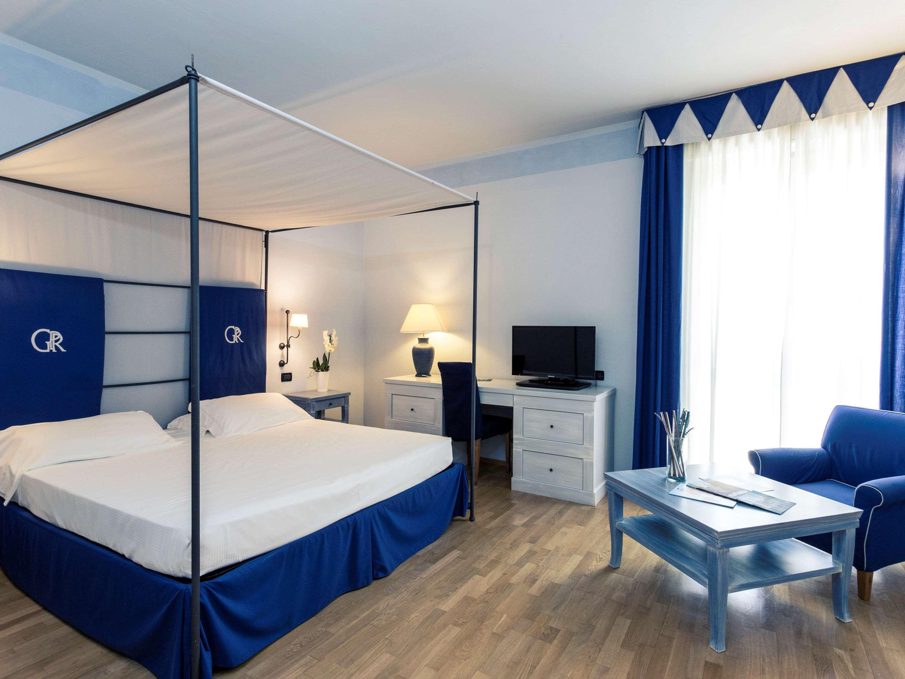 Th Tirrenia - Green Park Resort Bagian luar foto