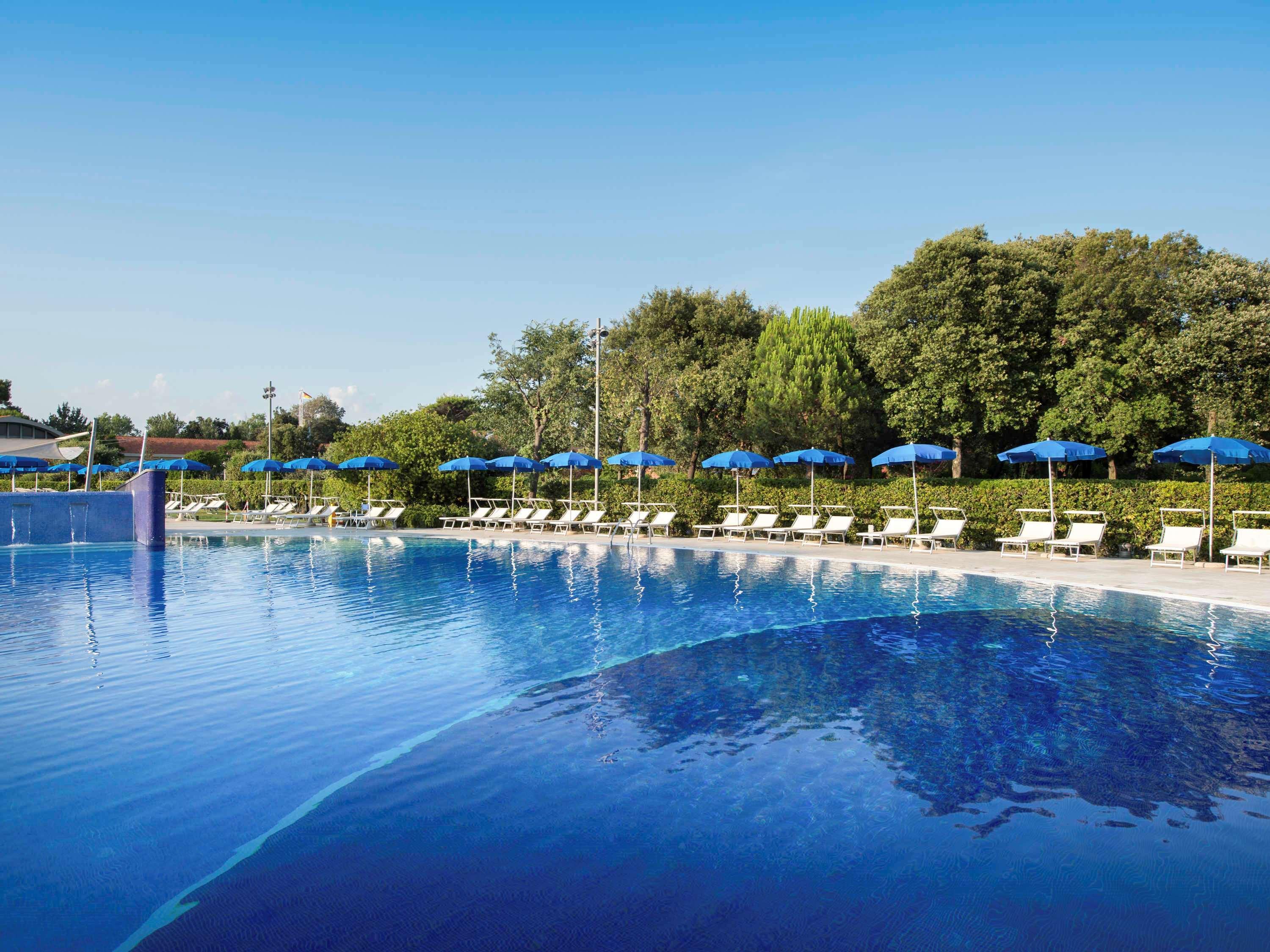 Th Tirrenia - Green Park Resort Bagian luar foto