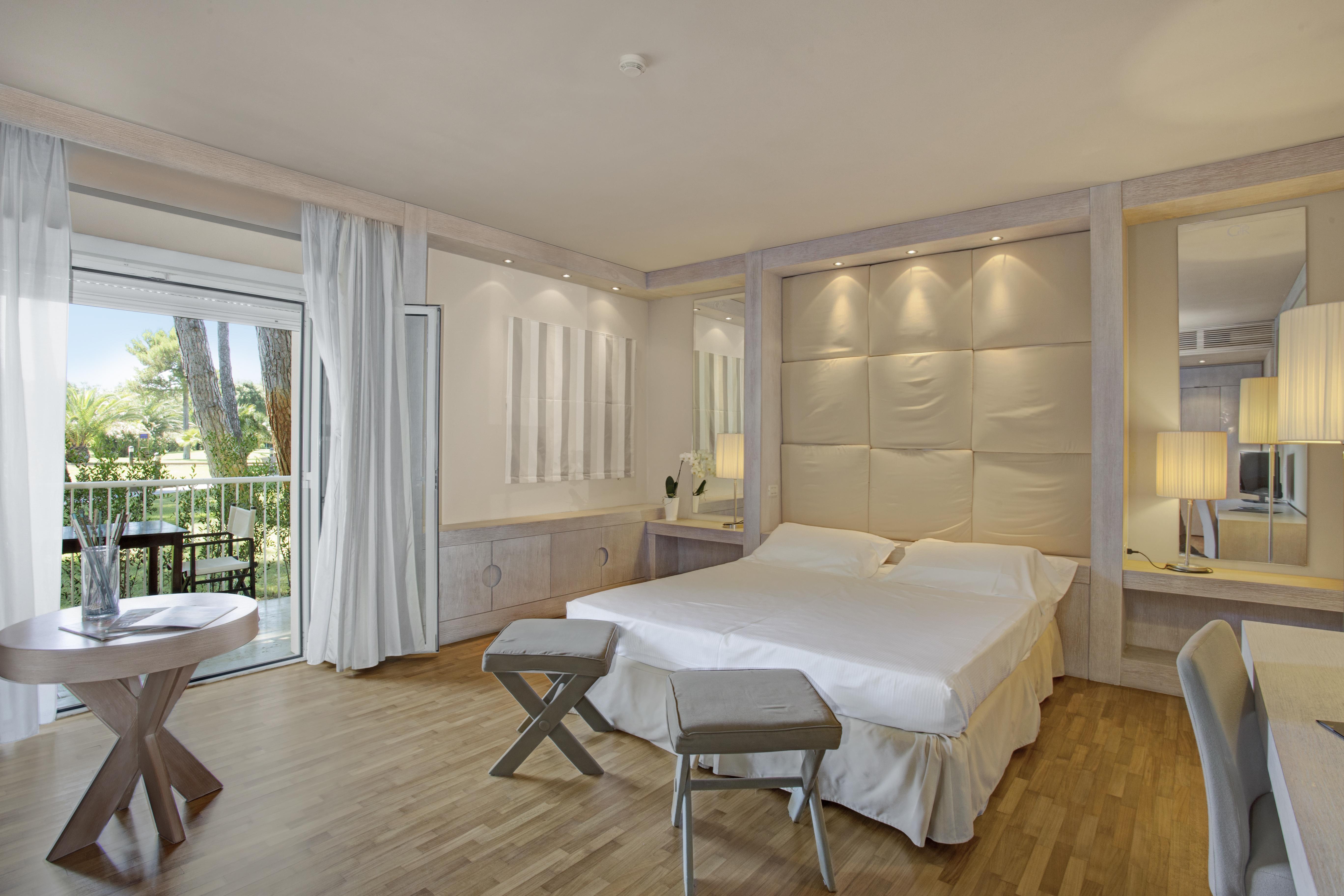 Th Tirrenia - Green Park Resort Bagian luar foto